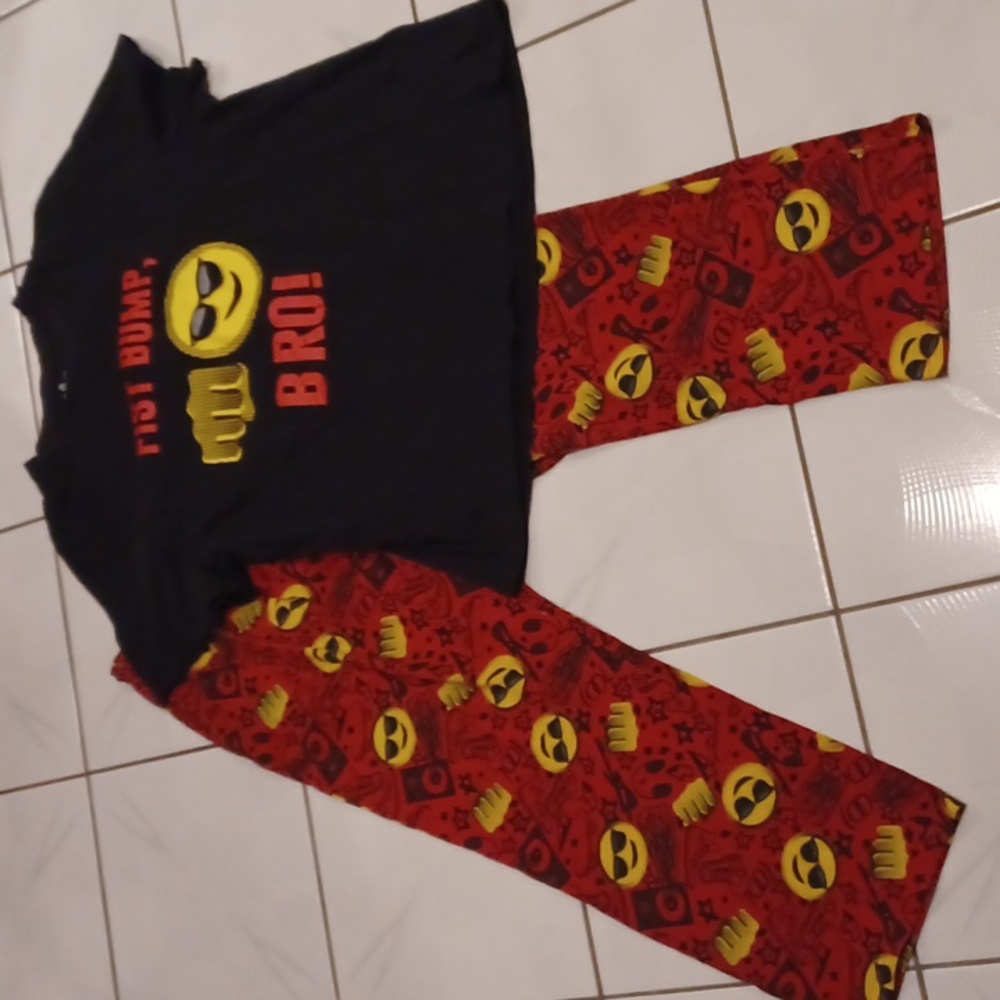 4/$80 New "Fist Bump" Pajama Set - Size XL